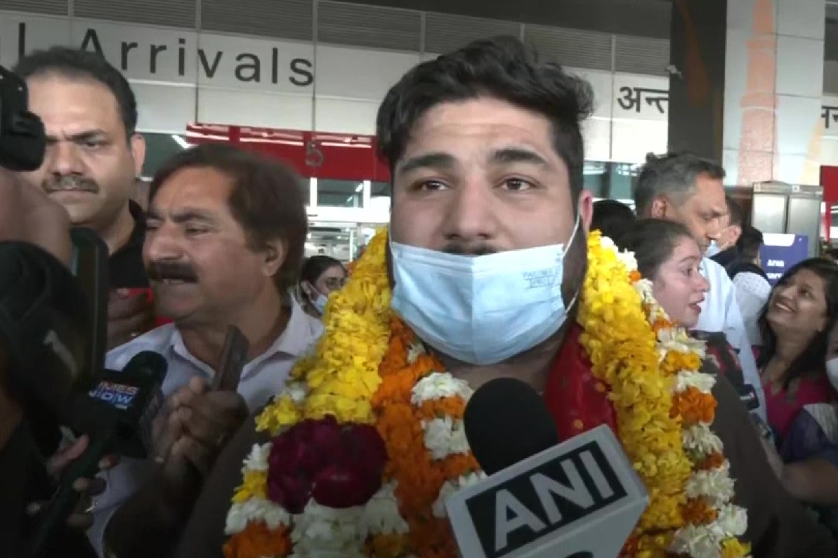He is Modi son not mine says emotional father as son returns from Ukraine
