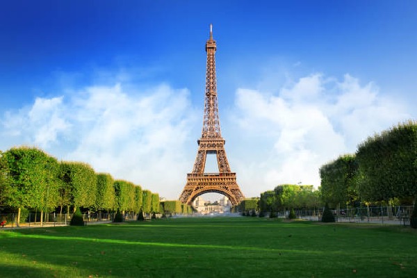 Eiffel Tower height slightly increased 