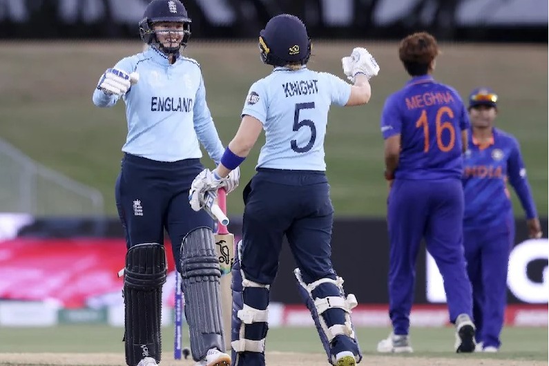 Inconsistent India lose to England by 4 wickets