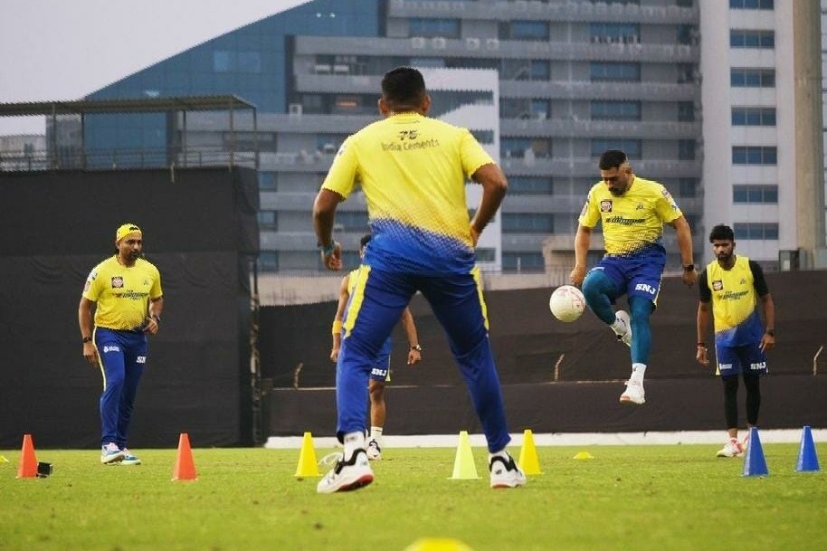 He has been told to improve his football skills: Dhoni's banter with Rajvardhan