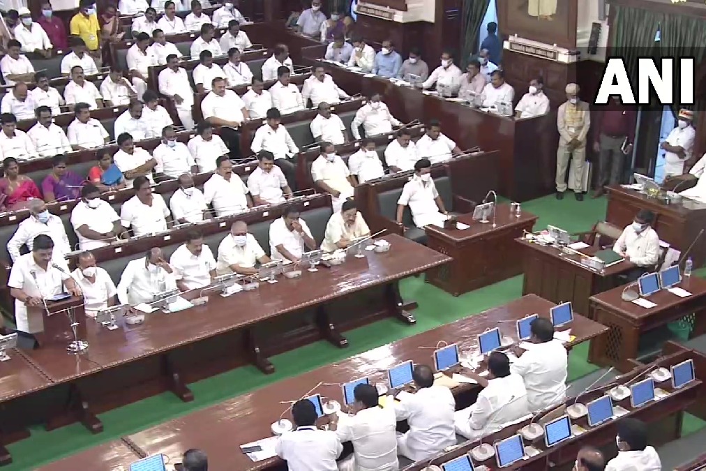 aiadmk mlas slogans in tamilnadu assembly budjet session