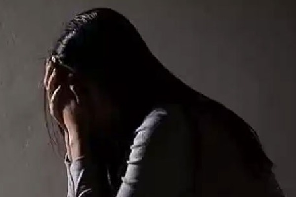 Father and brother raped 11 year old girl in Pune