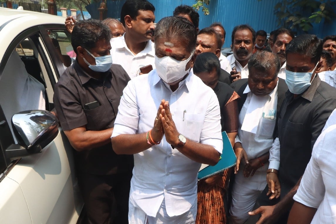 Jayalalithaa death: OPS, Ilavarasi appear before Arumughaswamy commission