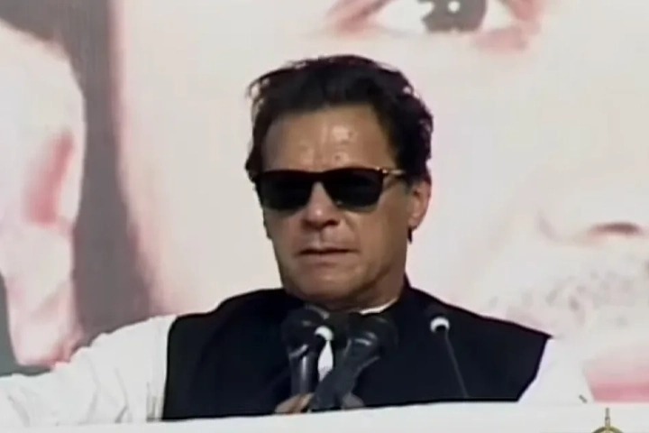 I will not quit at any cost, 'confident' Imran says ahead of no-trust vote