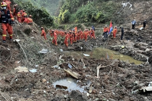 No explosive components found at China plane crash site