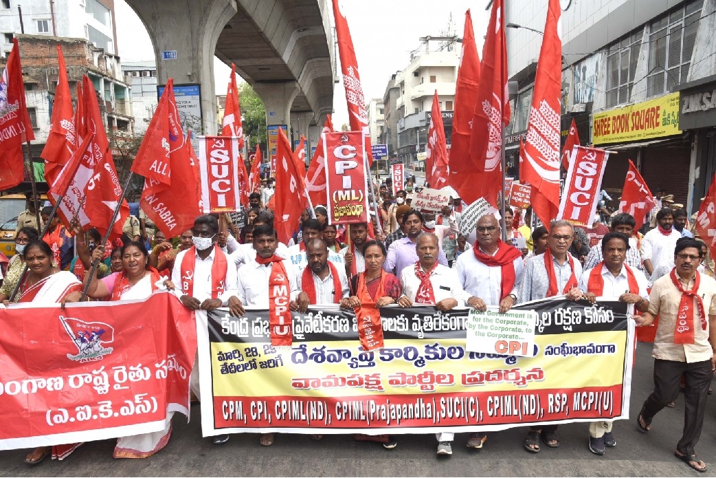 Strike continues in Singareni, Visakhapatnam Steel Plant for second day