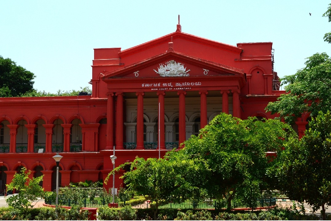 Karnataka HC slams POCSO court for acquitting rape accused father