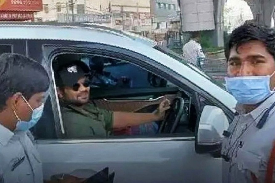 Manchu Manoj fined by Hyderabad traffic cops for using tinted glass on car