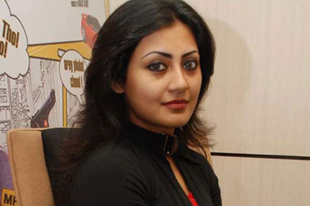 Actress Rimi Sen cheated by her friend