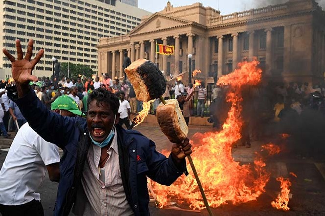 Sri Lanka crisis takes Violence shape and president went to secret place