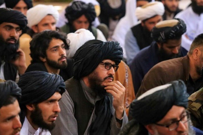male govt workers in Afghanistan canot come to office without beards