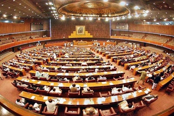 Pakistan PM Imran Khan advises president to dissolve Assembly