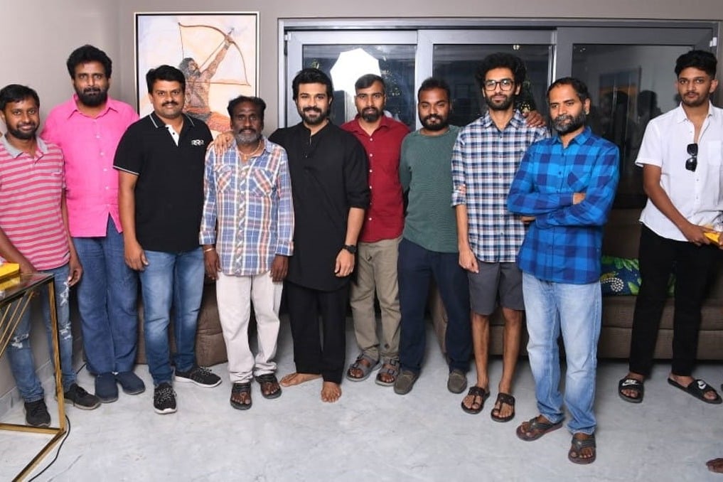 Ram Charan gifts gold coins to 35 technicians from 'RRR' unit