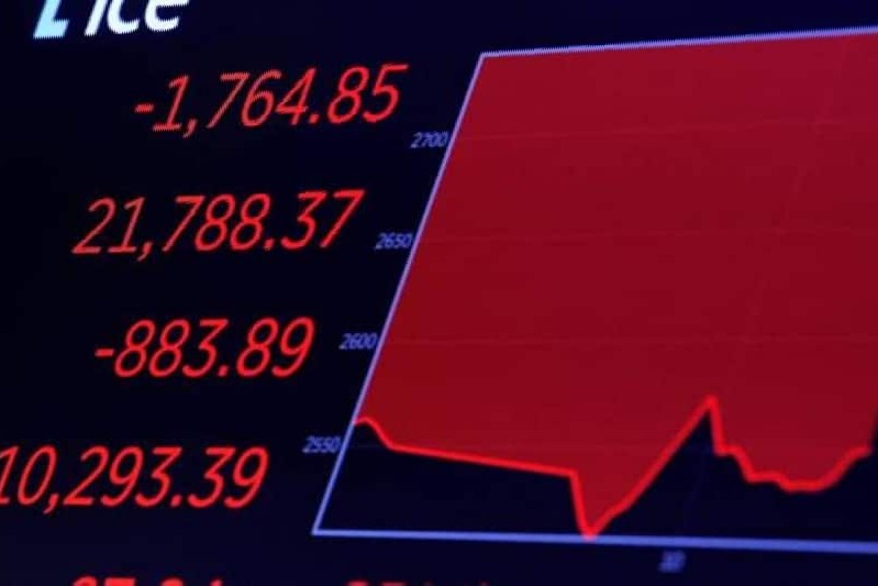Trading on stock exchange halted after share market crashes