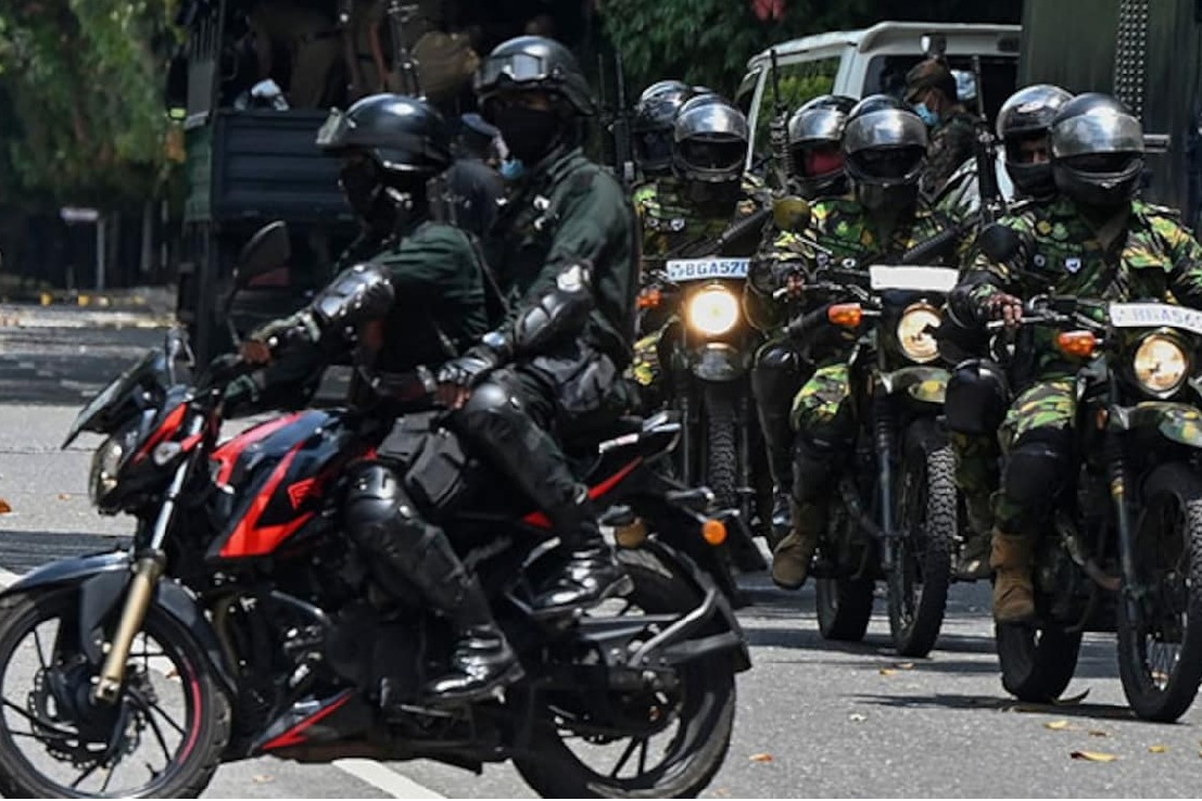 Police Vs Soldiers In Sri Lanka