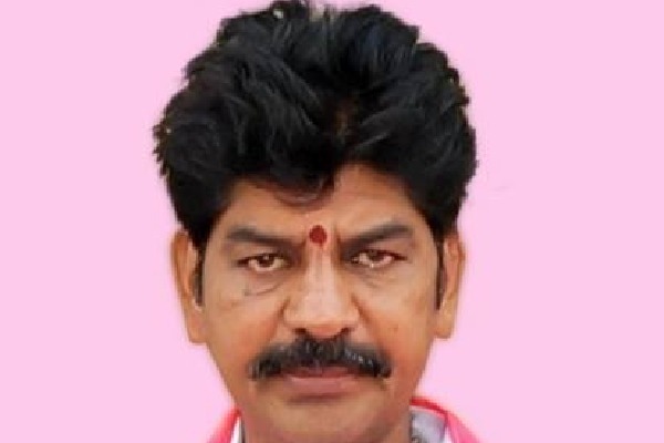 Shankar Naik: TRS MLA snatches mike from MP in minister’s..