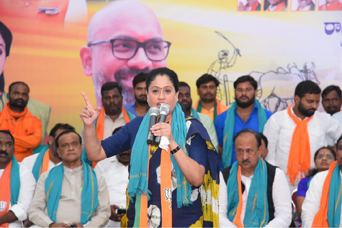 KCR fearing BJP will come to power in Telangana: Vijayashanti