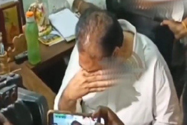 Kotamreddy cries after he gets no place in new cabinet