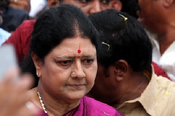 Sasikala's petition challenging sacking as AIADMK General Secy dismissed