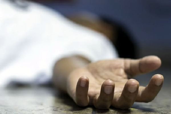Patient committed suicide in hospital as he can not able to pay hospital bill 