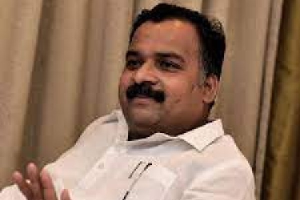 Manickam Tagore pulls up VH, Jana for turning up late to meeting