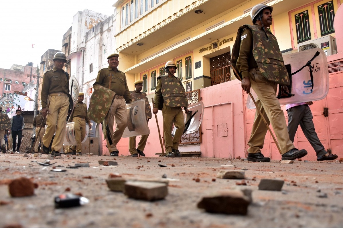 6 injured in stone-pelting during procession in Kurnool