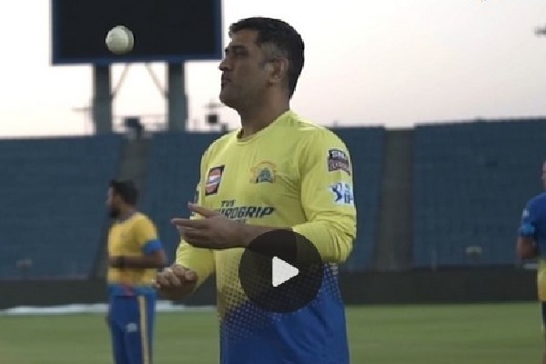 Dhoni turns spinner bowls leg spin in nets 