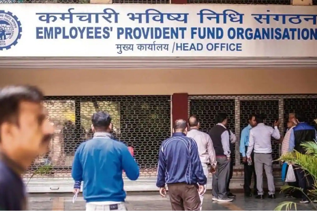 Panel backs raising monthly EPFO wage ceiling to 21000