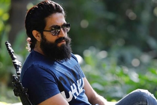 Yash gets emotional about the overwhelming success of 'KGF: Chapter 2'