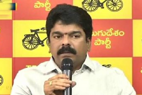 Bonda Uma expresses anger over Vasireddy Padma for serving notice to Chandrababu