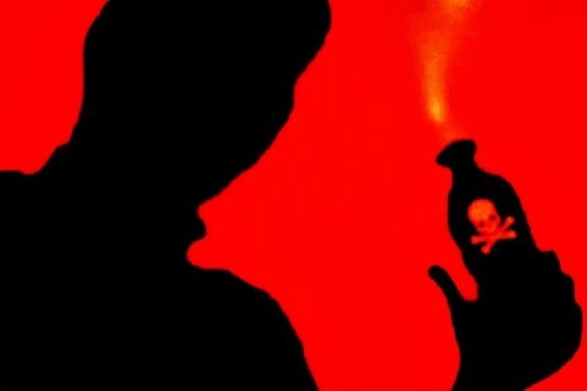 Jilted lover attacks girl with acid