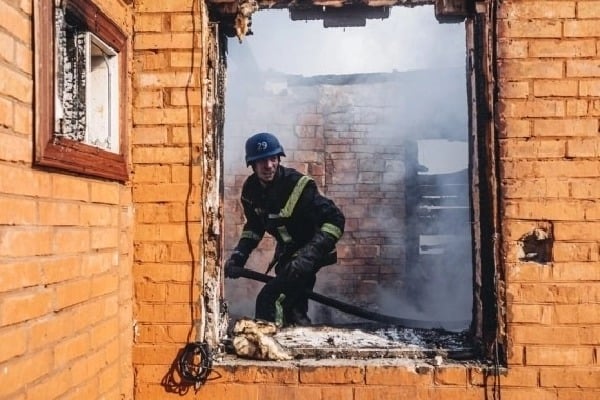 10 people injured as rocket hits Kiev apartment