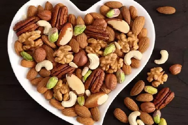 Health experts rules to consume nuts dos and donts best time to eat
