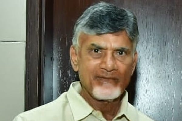 Police miserably failed to control crimes in AP, alleges Chandrababu