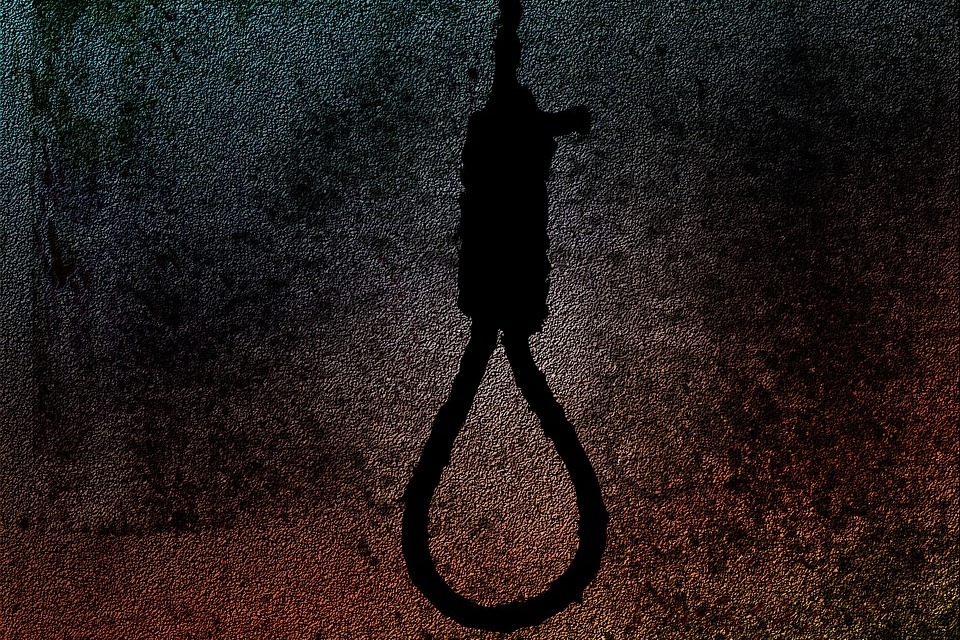 Accused hangs self in Andhra police station