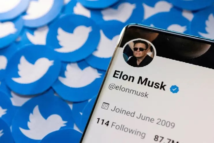 Shareholder sues Elon Musk Twitter takeover