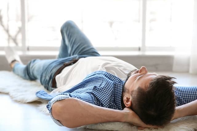 Health Benefits of Sleeping on a Floor