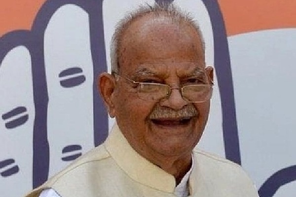 Ex-Telecom Minister Sukh Ram passes away