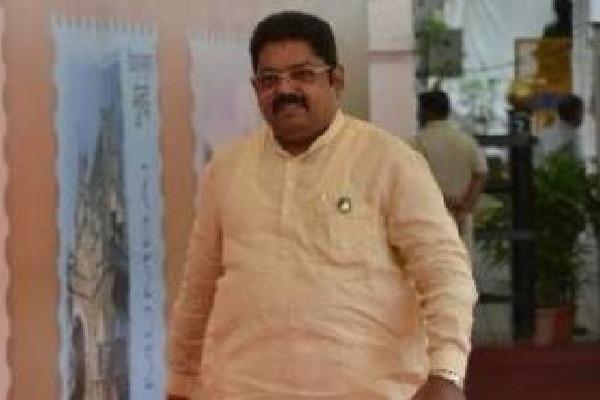 Shiv Sena MLA Ramesh Latke died in Dubai vacation