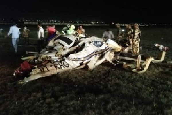 Helicopter Crash In Chhattisgarh Raipur 2 Pilots Dead