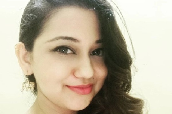 Marathi actress detained for obnoxious post on Sharad Pawar