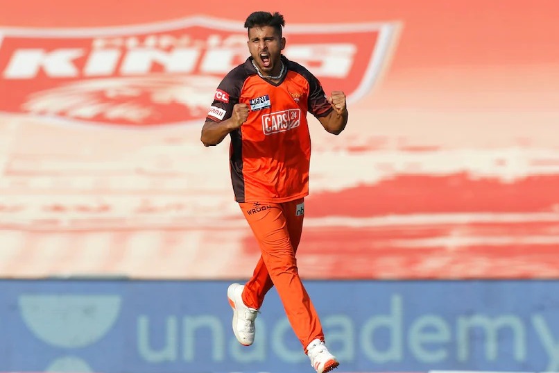 Pak Cricketer Controversial Statement on Umran Malik