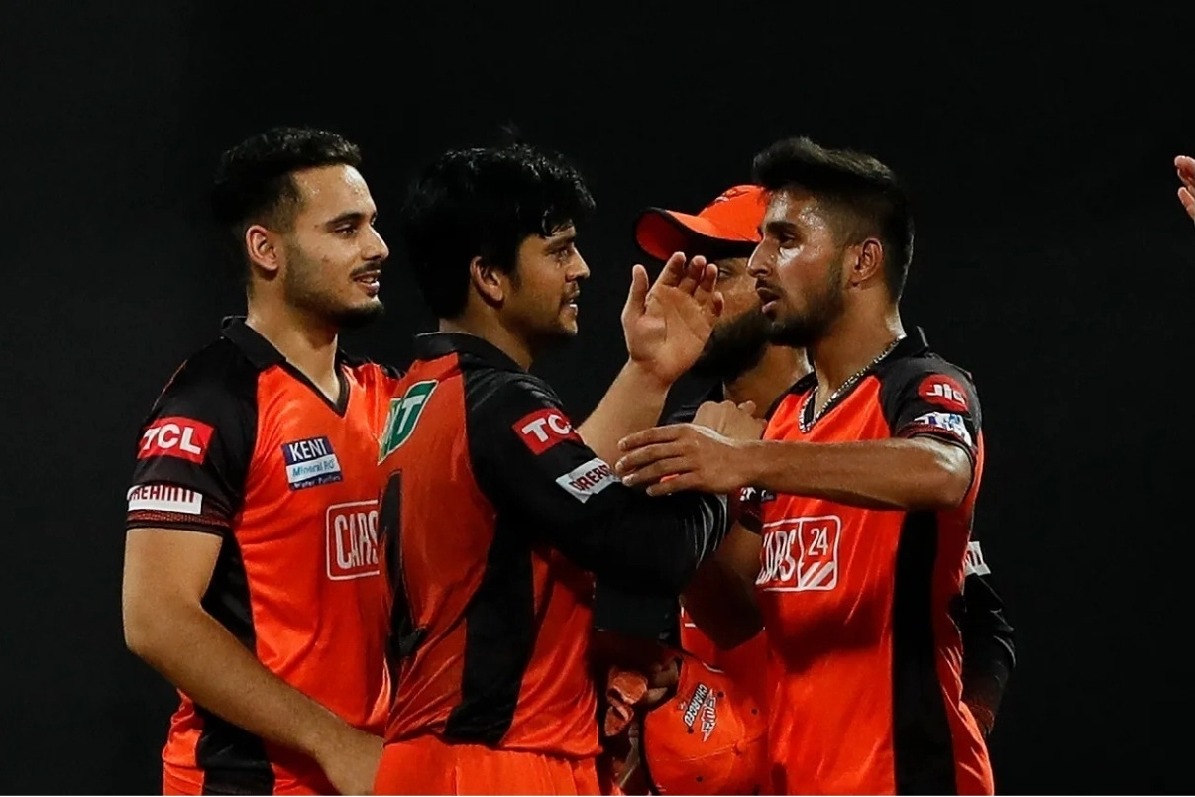 IPL 2022: Rahul Tripathi's 76, Umran Malik's 3/23 help Sunrisers beat Mumbai by 3 runs