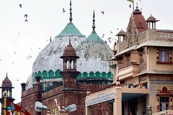  Petetion filed in Mathura court to stop performing namaz in Shahi Edga masjid 