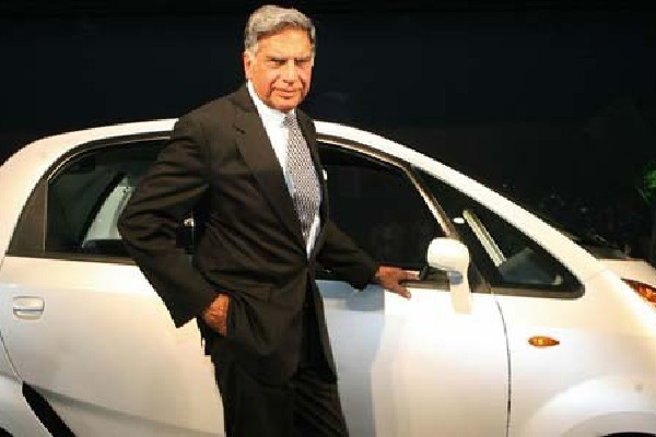 Ratan Tata comes to Taj Hotel in Nano Car