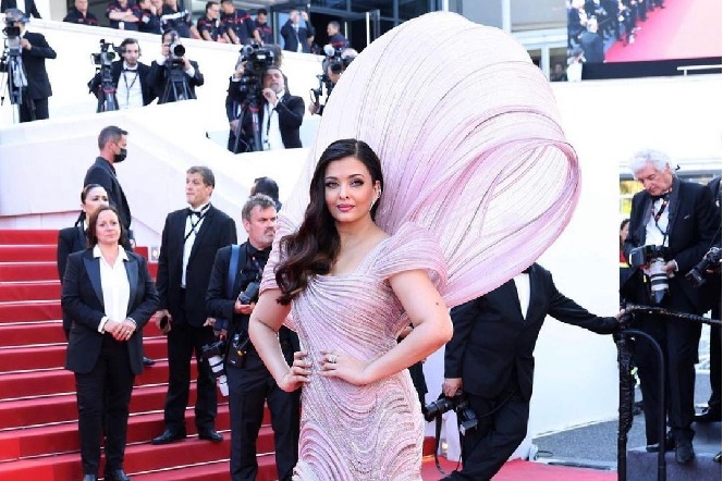 Aishwarya Rai arrives at Nice airport for the 66th Cannes Film