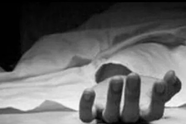 Lucknow girl stays home for over 10 days with mothers corpse  