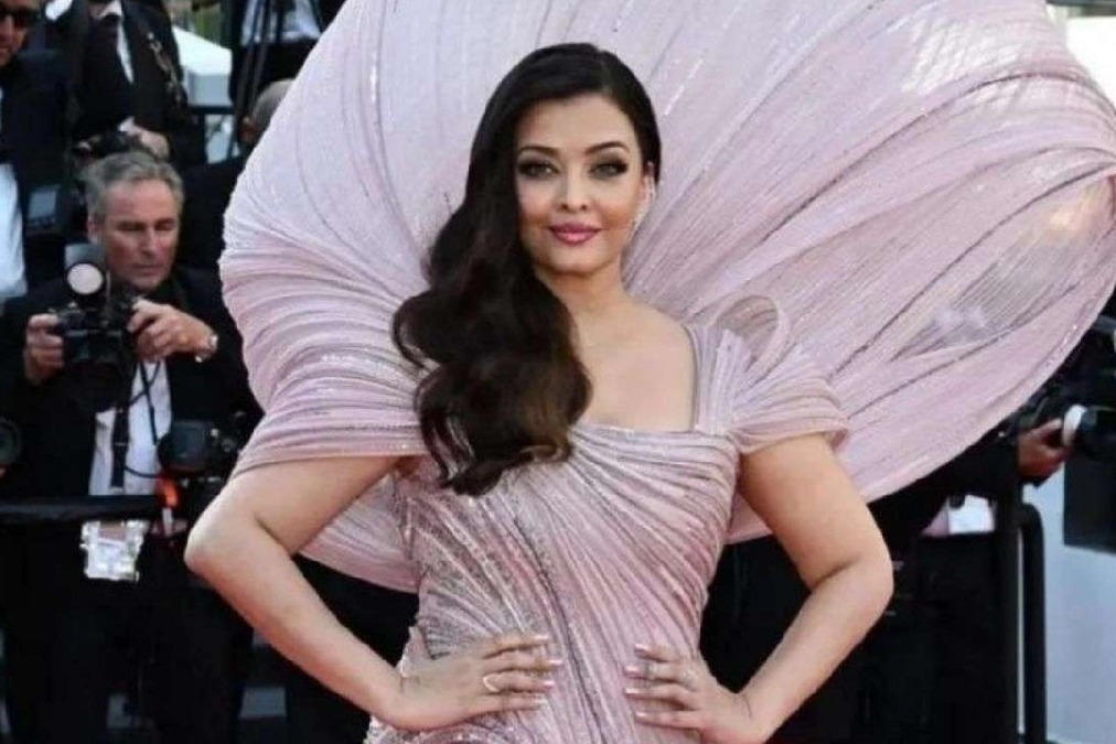 Aishwarya Rai's modelling bill from '92 surfaces; she was paid Rs 1,500!