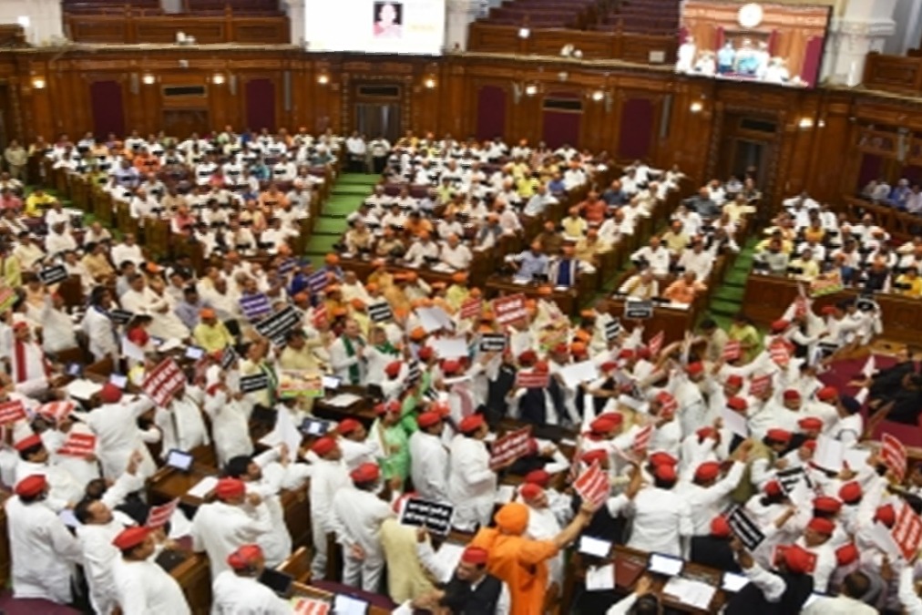 As UP Assembly goes paperless, MLAs fumble with tablets