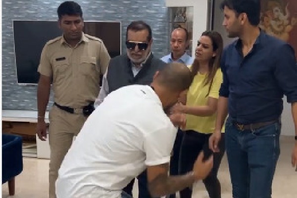Dhawan shares a video of his father beating him after PBKS failed to reach IPL Play Offs